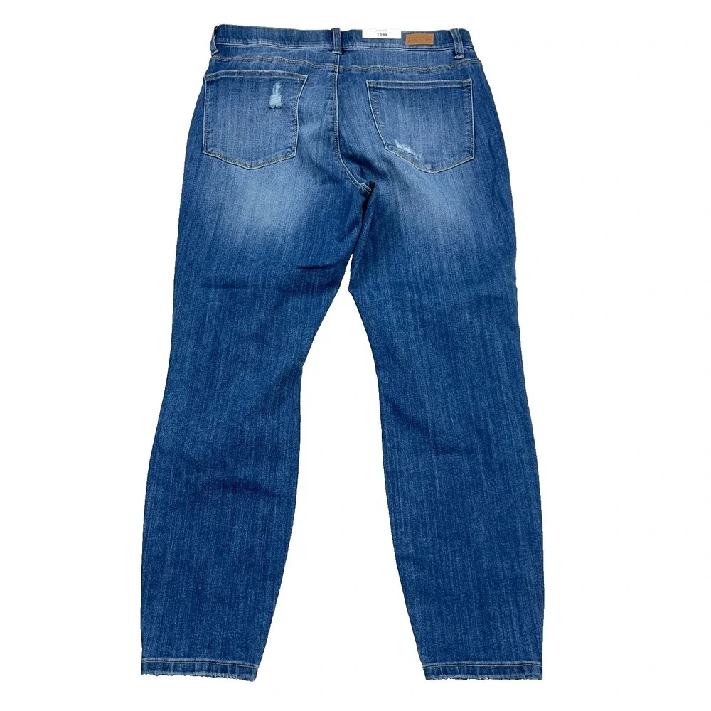 Judy Blue includes item